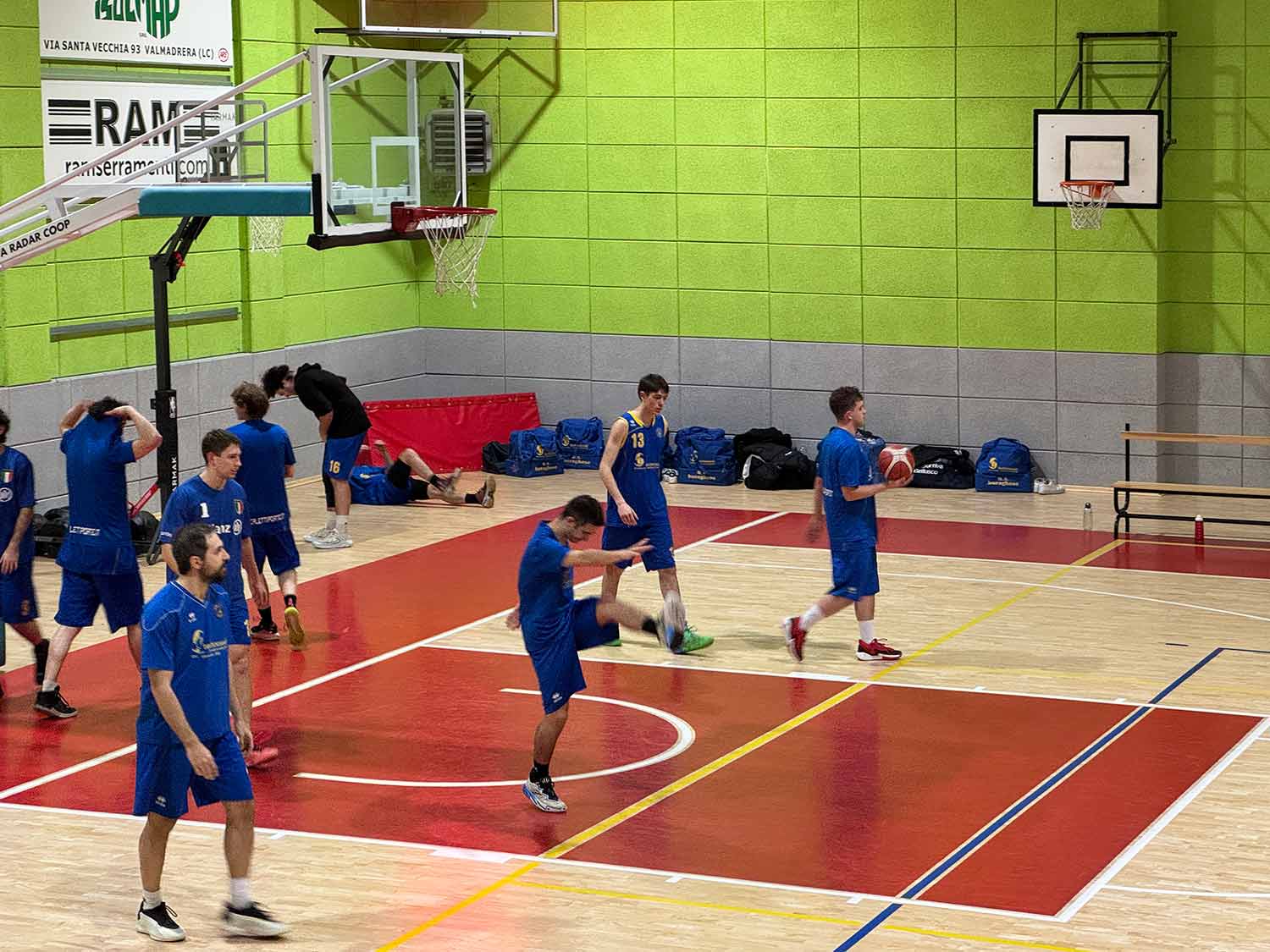 Palazzetto dello sport intercomunale La Valletta Brianza - Efficientamento energetico (LC) Palazzetto dello sport intercomunale La Valletta Brianza - Efficientamento energetico (LC) Coverd - BioEdilizia - Isolare secondo natura Palestre - Centri sportivi