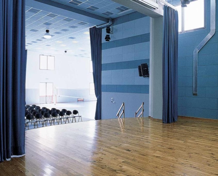 Palestra-Teatro_Monsignor_Alfonso_Panzeri_Santa_Maria_Hoe_01 migliore isolante acustico migliore isolamento acustico