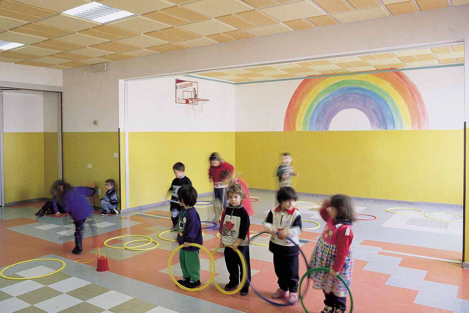 Controsoffitto in sughero scuola