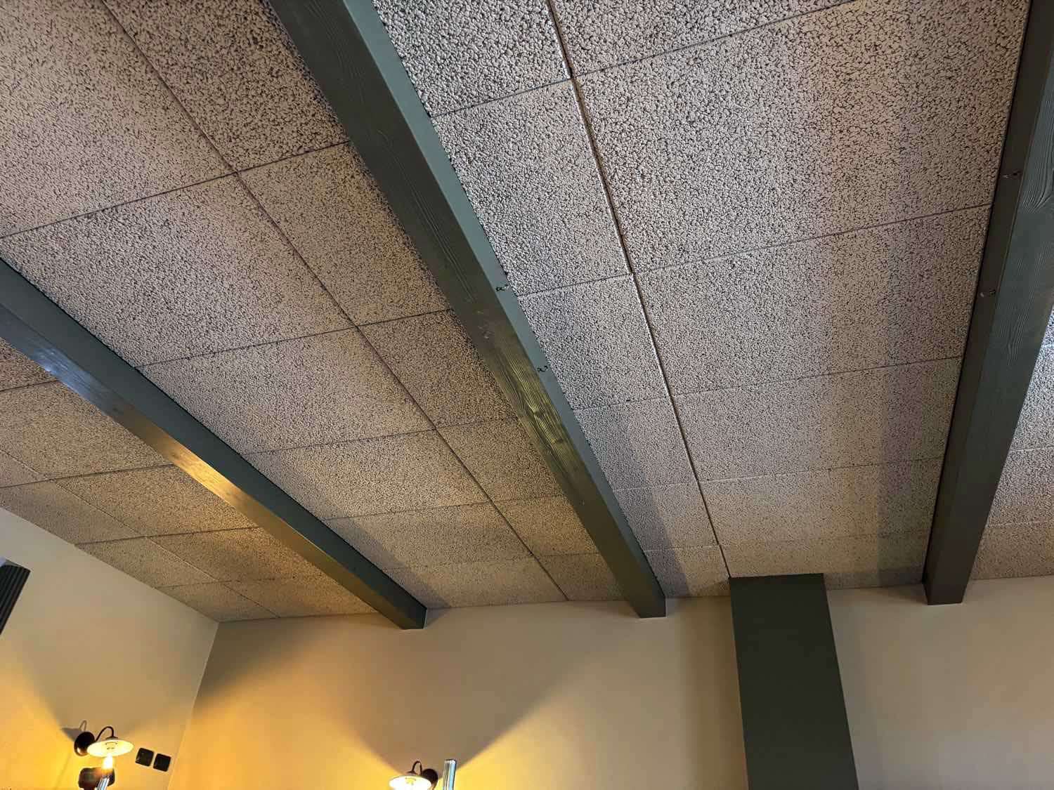 Trattamento acustico alla Locanda del Chierichetto: quando il sughero naturale trasforma l'esperienza gastronomica Trattamento acustico alla Locanda del Chierichetto: quando il sughero naturale trasforma l'esperienza gastronomica Coverd - BioEdilizia - Isolare secondo natura Isolamento acustico