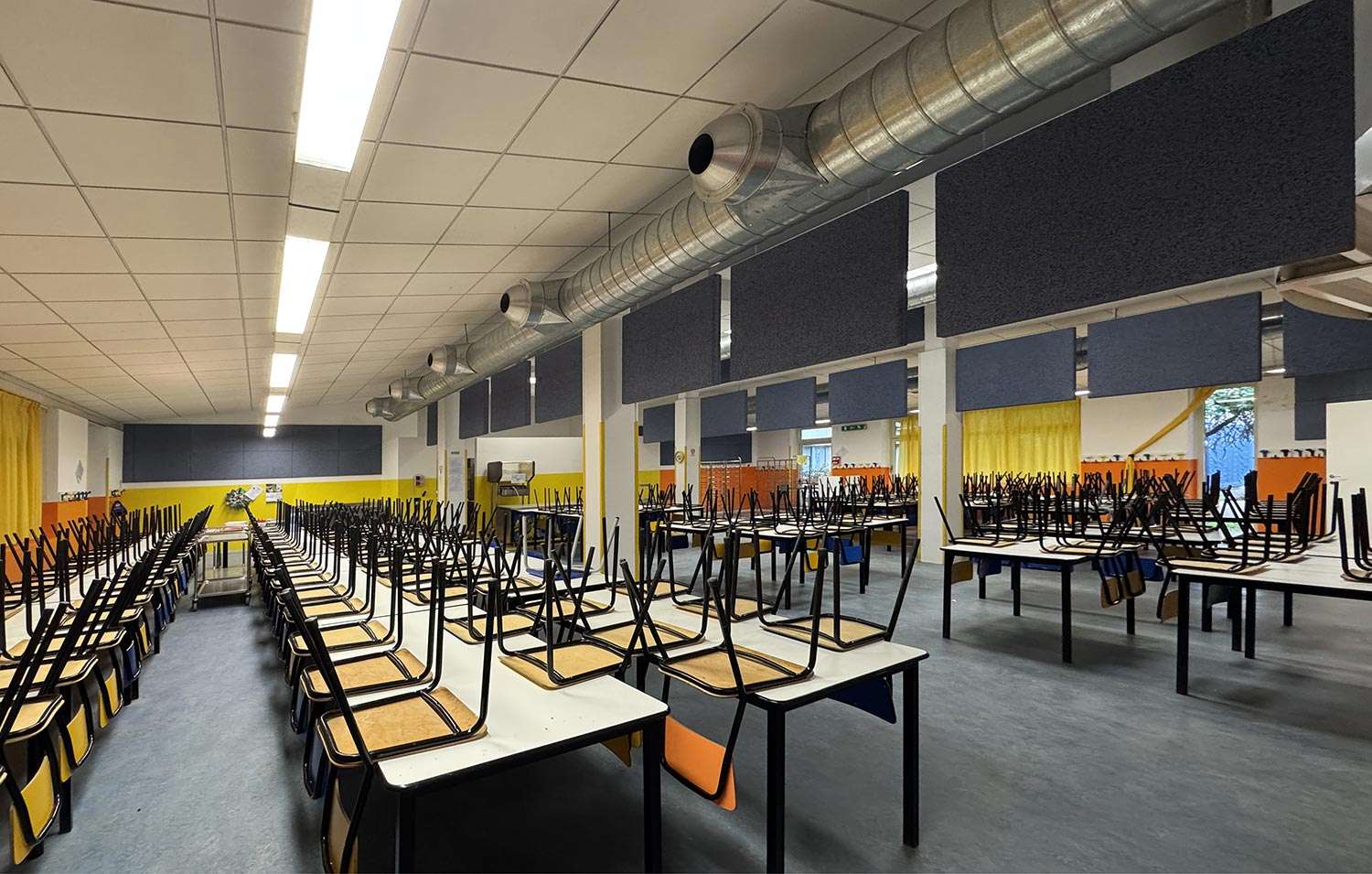 Mensa scolastica Scuola secondaria Pascoli di Curno (BG) Mensa scolastica Scuola secondaria Pascoli di Curno (BG) Coverd - BioEdilizia - Isolare secondo natura Isolamento acustico