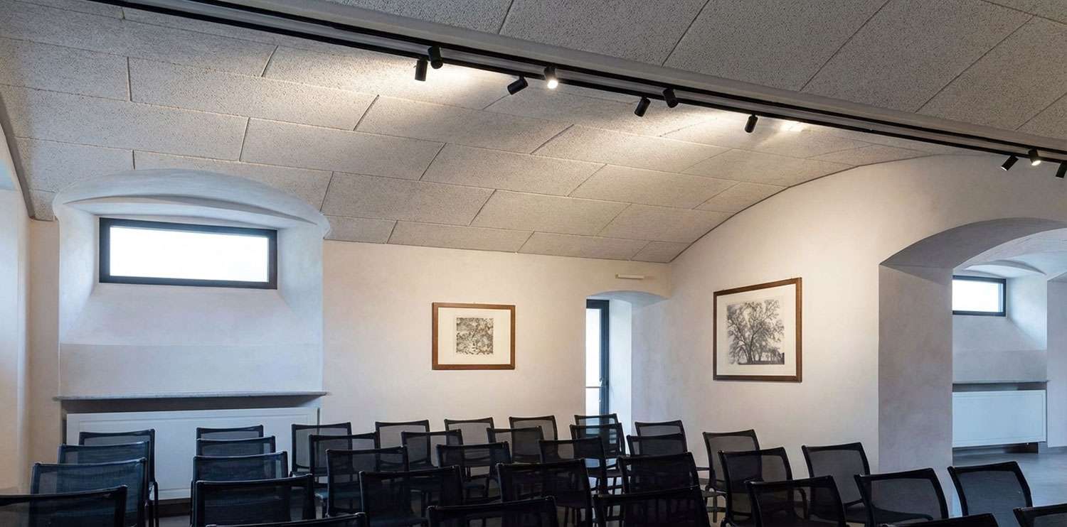 Correzione acustica - Villa Hermann Somma Lombardo (VA) Correzione acustica - Villa Hermann Somma Lombardo (VA) Coverd - BioEdilizia - Isolare secondo natura - Verifica