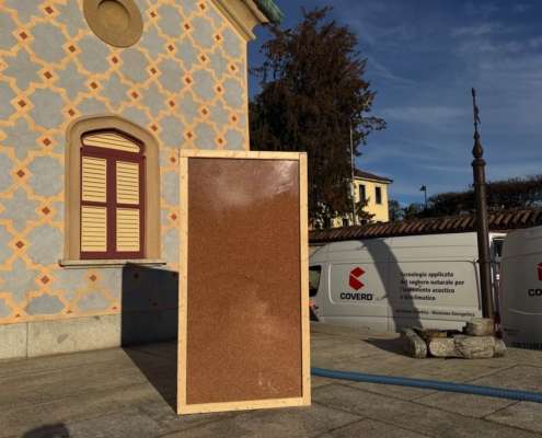 Insufflaggio di sughero biondo nelle pareti: isolamento naturale nell'intercapedine Insufflaggio di sughero biondo nelle pareti: isolamento naturale nell'intercapedine Coverd - BioEdilizia - Isolare secondo natura Isolamento termico