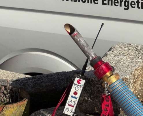 Insufflaggio di sughero biondo nelle pareti: isolamento naturale nell'intercapedine Insufflaggio di sughero biondo nelle pareti: isolamento naturale nell'intercapedine Coverd - BioEdilizia - Isolare secondo natura Isolamento termico