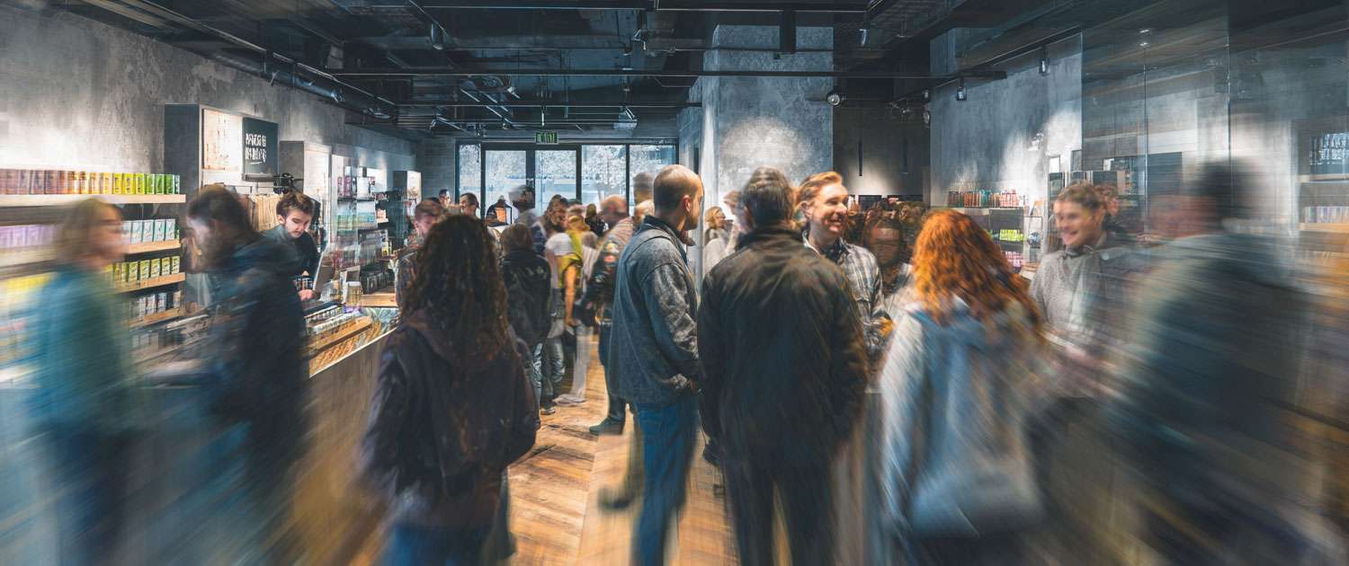 Effetto cocktail party: quando il cervello lavora troppo per ascoltare Coverd - BioEdilizia - Isolare secondo natura Isolamento acustico